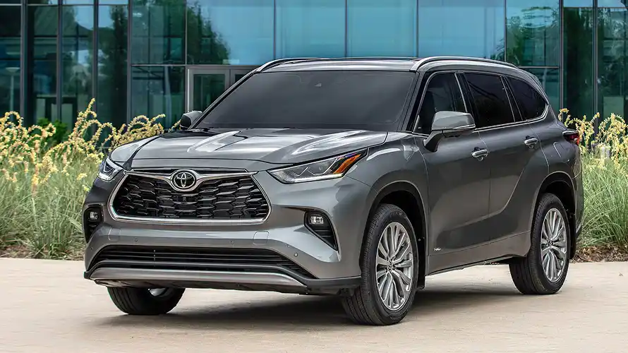 Guía de Crédito Toyota Financial Services: Cómo Calificar Aunque Seas Nuevo en EE. UU.